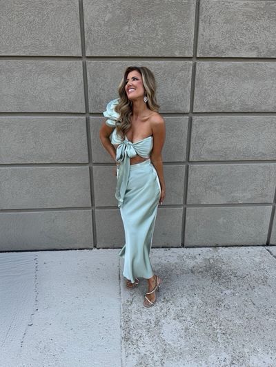 @celiaanzalonebowers wearing ELAGIA