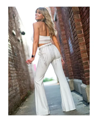 @tiffany.schnyders wearing ELAGIA