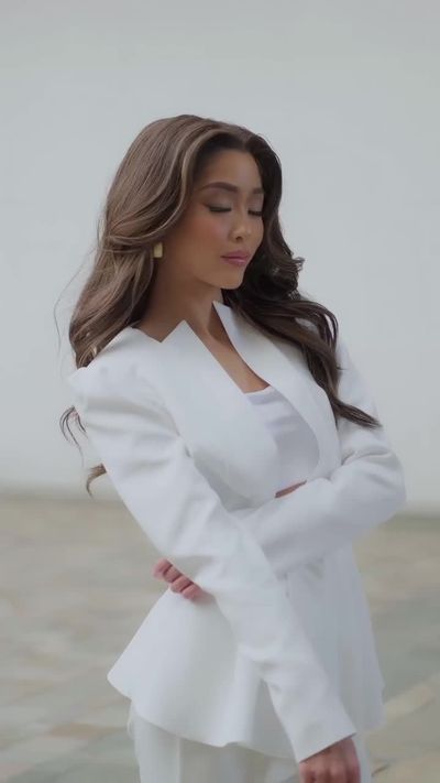 @ellieknowsbest wearing ELAGIA