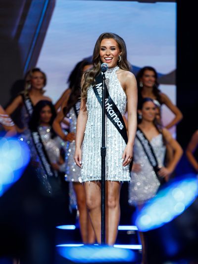 @missamericaar wearing ELAGIA
